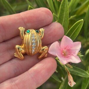 KREMENTZ Gold Frog Emerald Green Glass Eyes Clear Rhinestone Pin BROOCH